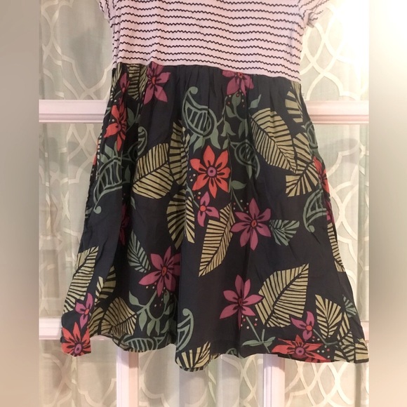 Tea collection size 6 100% cotton dress with rainforest floral and stripes EUC - Picture 6 of 6